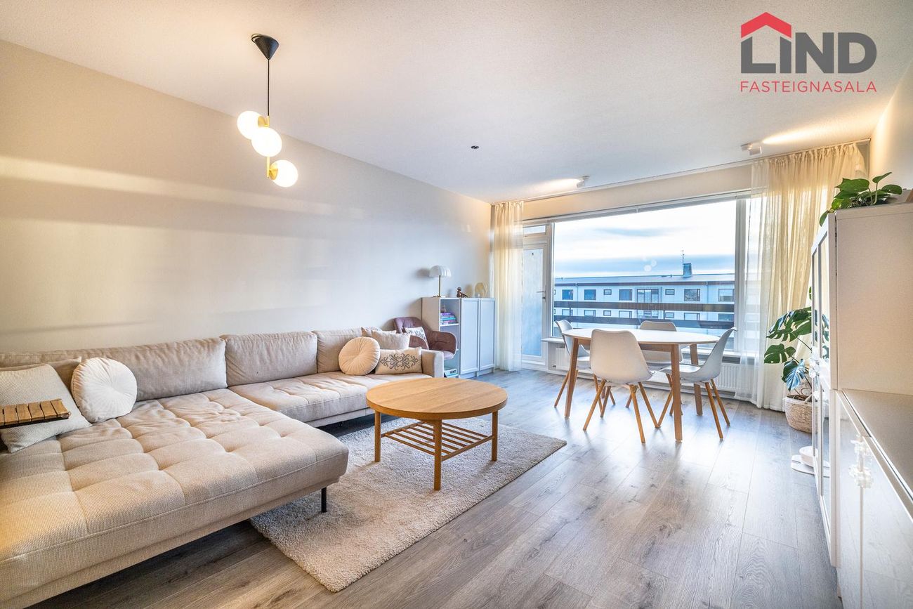 Vallarbraut 9, 300 Akranes