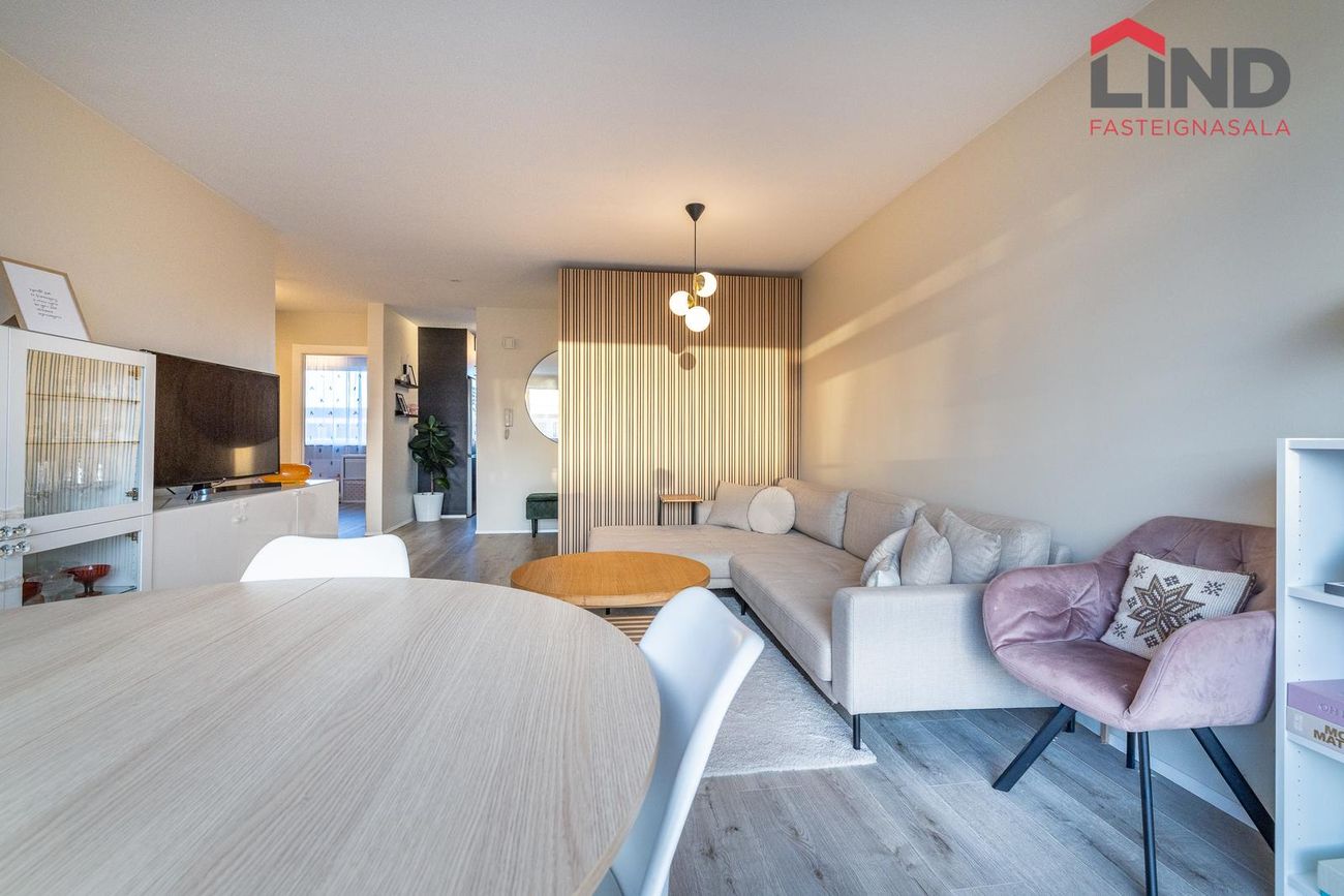 Vallarbraut 9, 300 Akranes