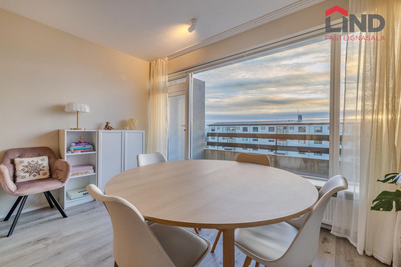 Vallarbraut 9, 300 Akranes