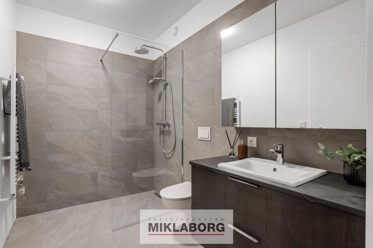 Hringhamar 25 - 0204, 221 Hafnarfjörður