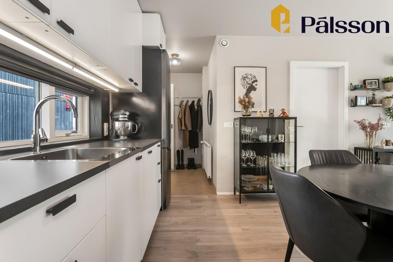 Jöfursbás 11B, 112 Reykjavík