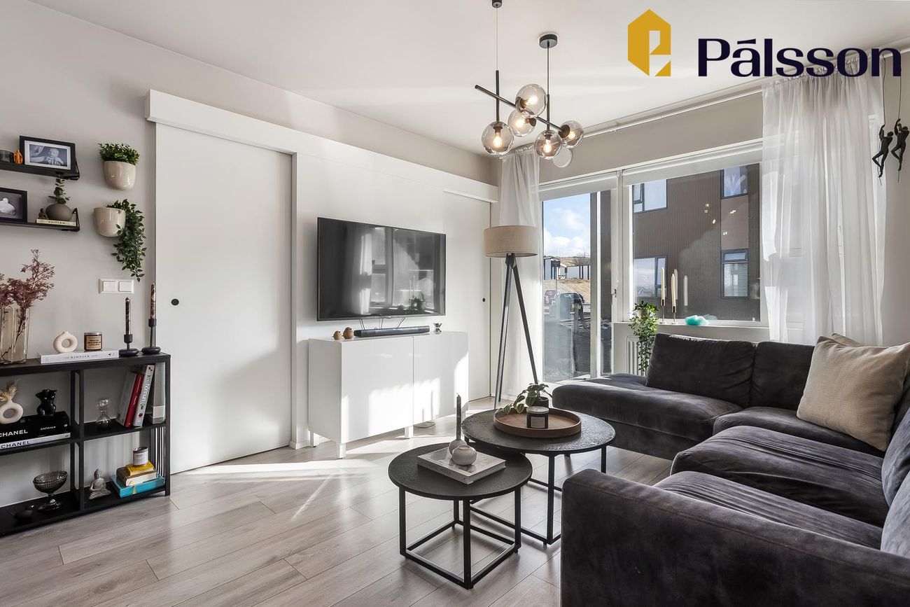 Jöfursbás 11B, 112 Reykjavík