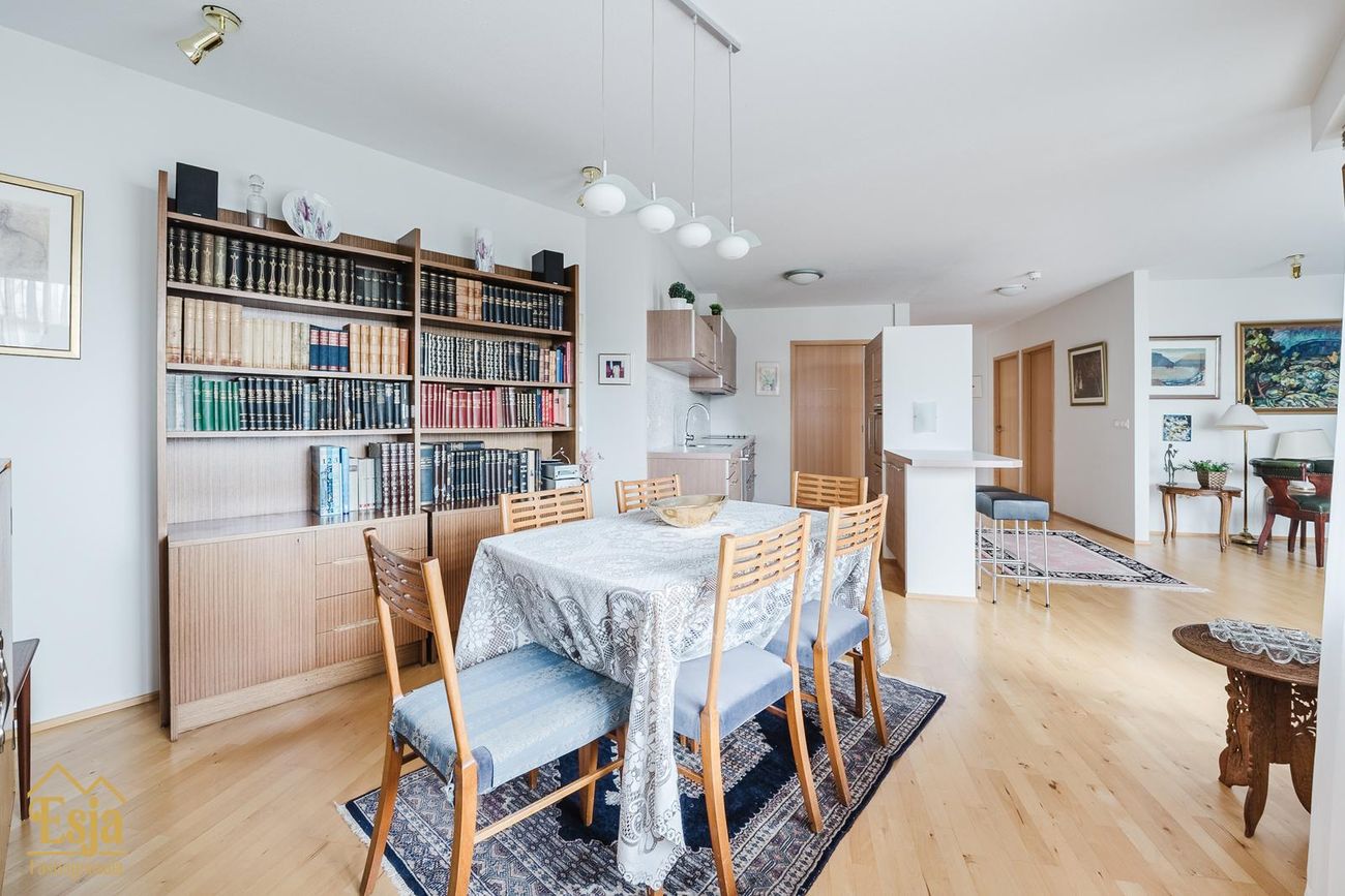 Hvassaleiti 56, 103 Reykjavík