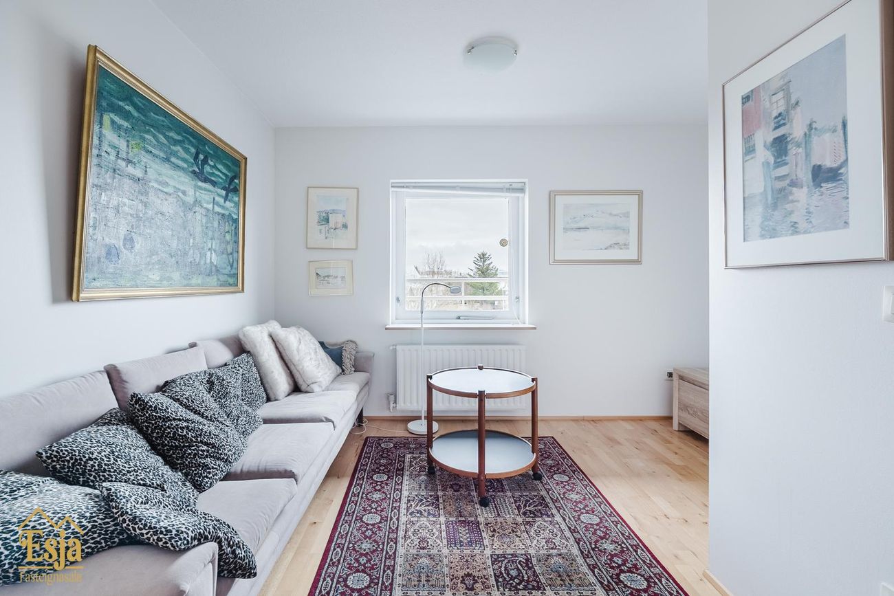 Hvassaleiti 56, 103 Reykjavík