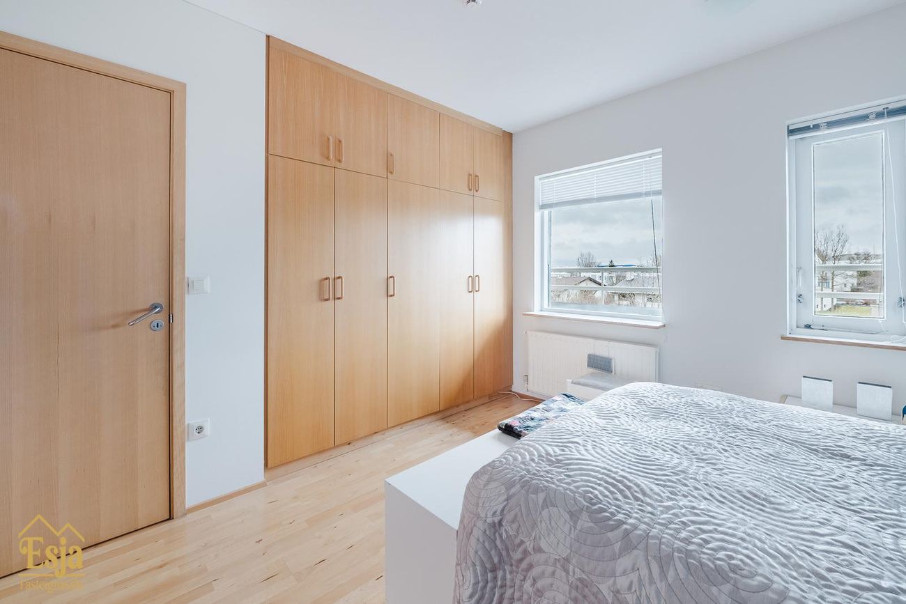 Hvassaleiti 56, 103 Reykjavík