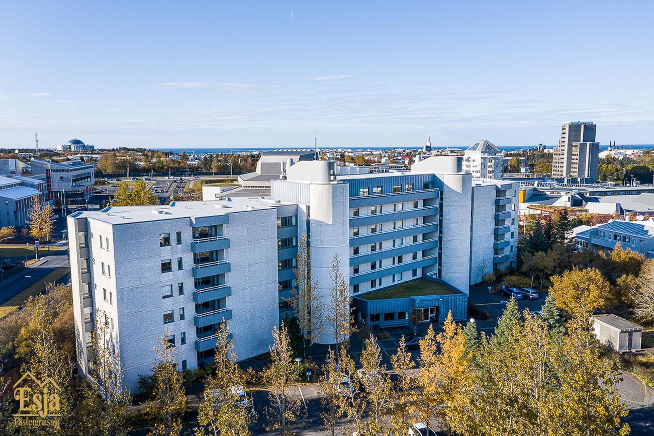 Hvassaleiti 56, 103 Reykjavík