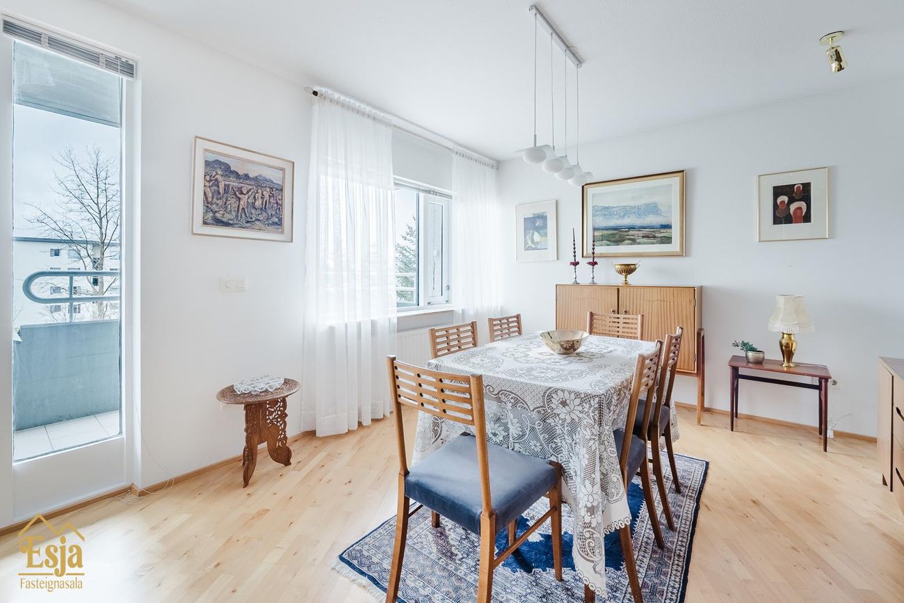 Hvassaleiti 56, 103 Reykjavík