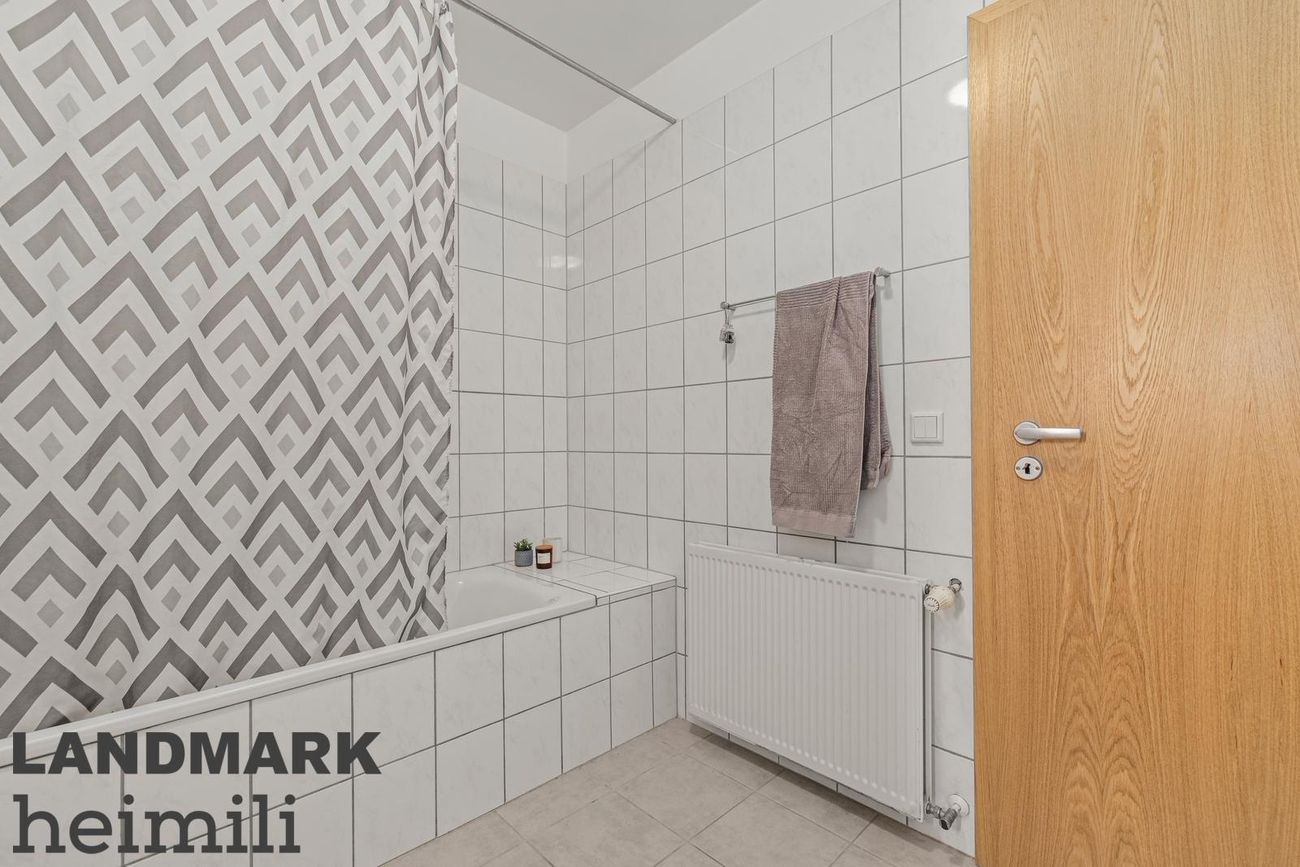 Ásakór 1, 203 Kópavogur