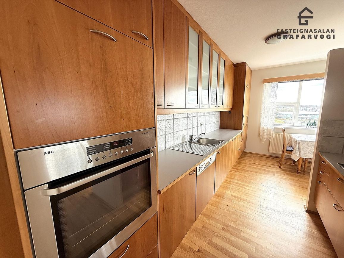 Barðastaðir 11 - 0504, 112 Reykjavík