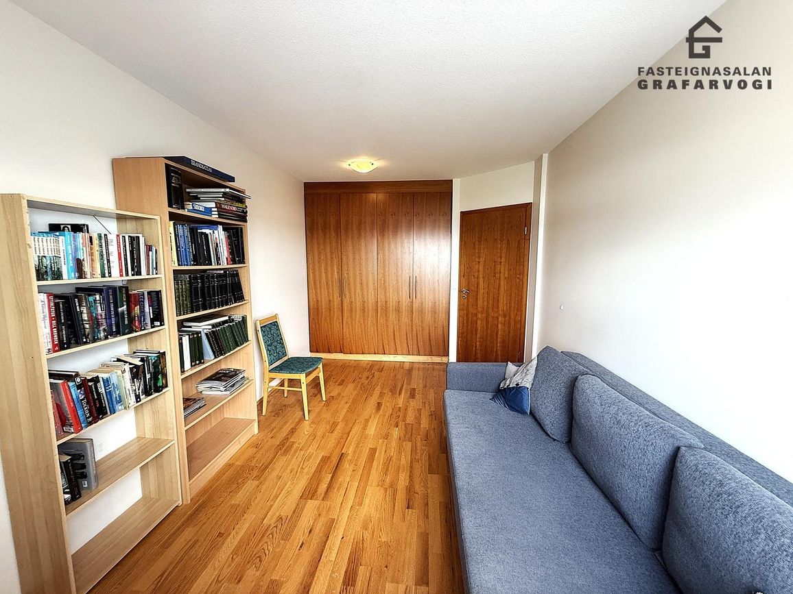 Barðastaðir 11 - 0504, 112 Reykjavík