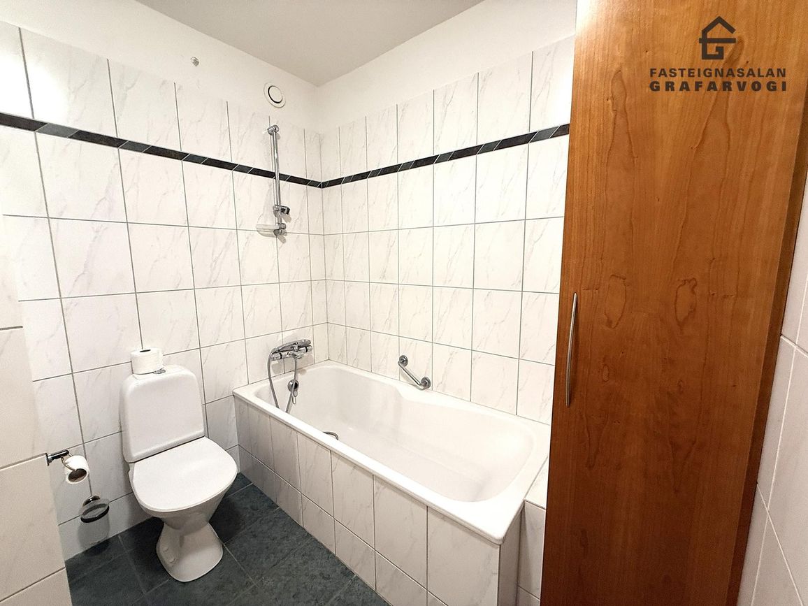 Barðastaðir 11 - 0504, 112 Reykjavík