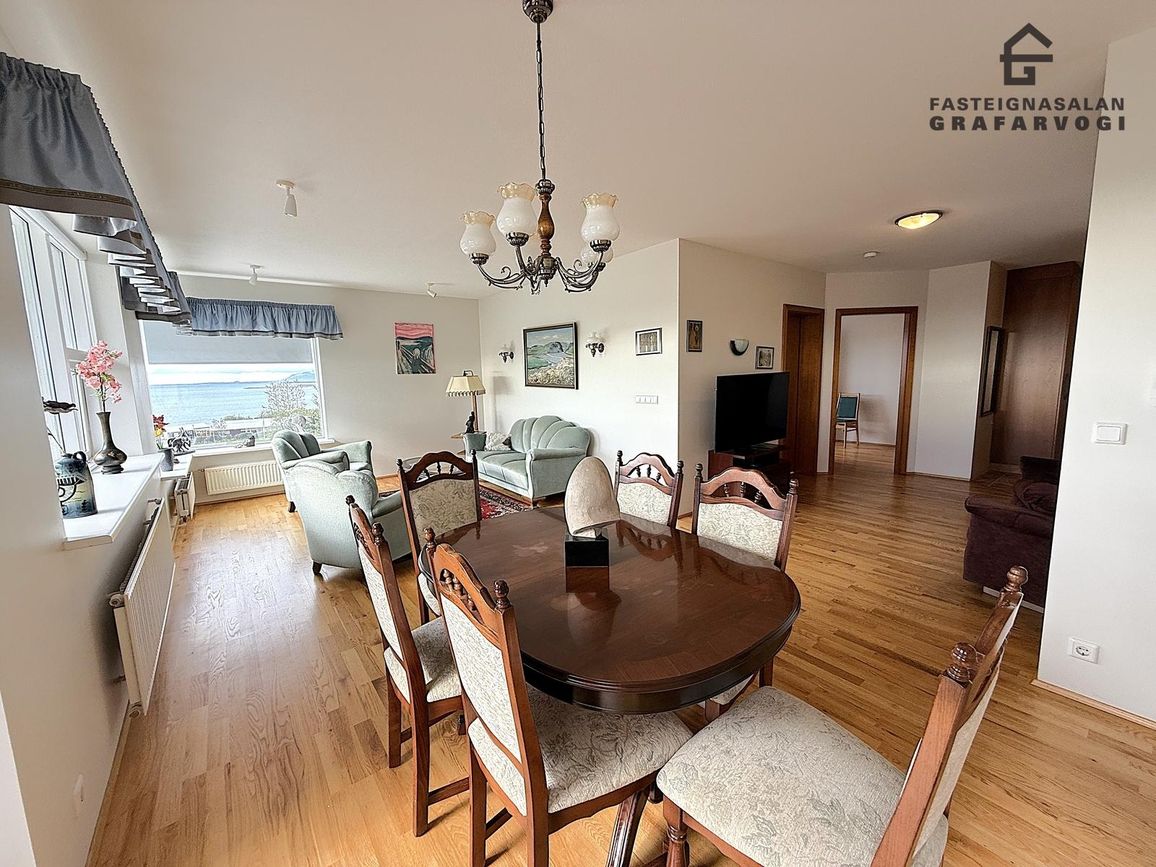 Barðastaðir 11 - 0504, 112 Reykjavík