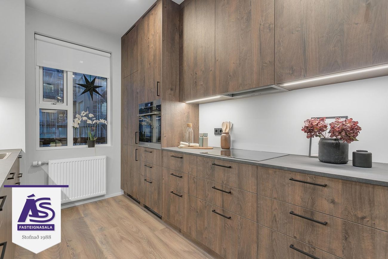 Áshamar 42 - 0102, 221 Hafnarfjörður