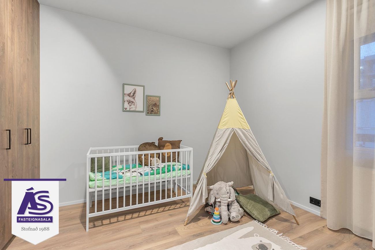 Áshamar 42 - 0102, 221 Hafnarfjörður