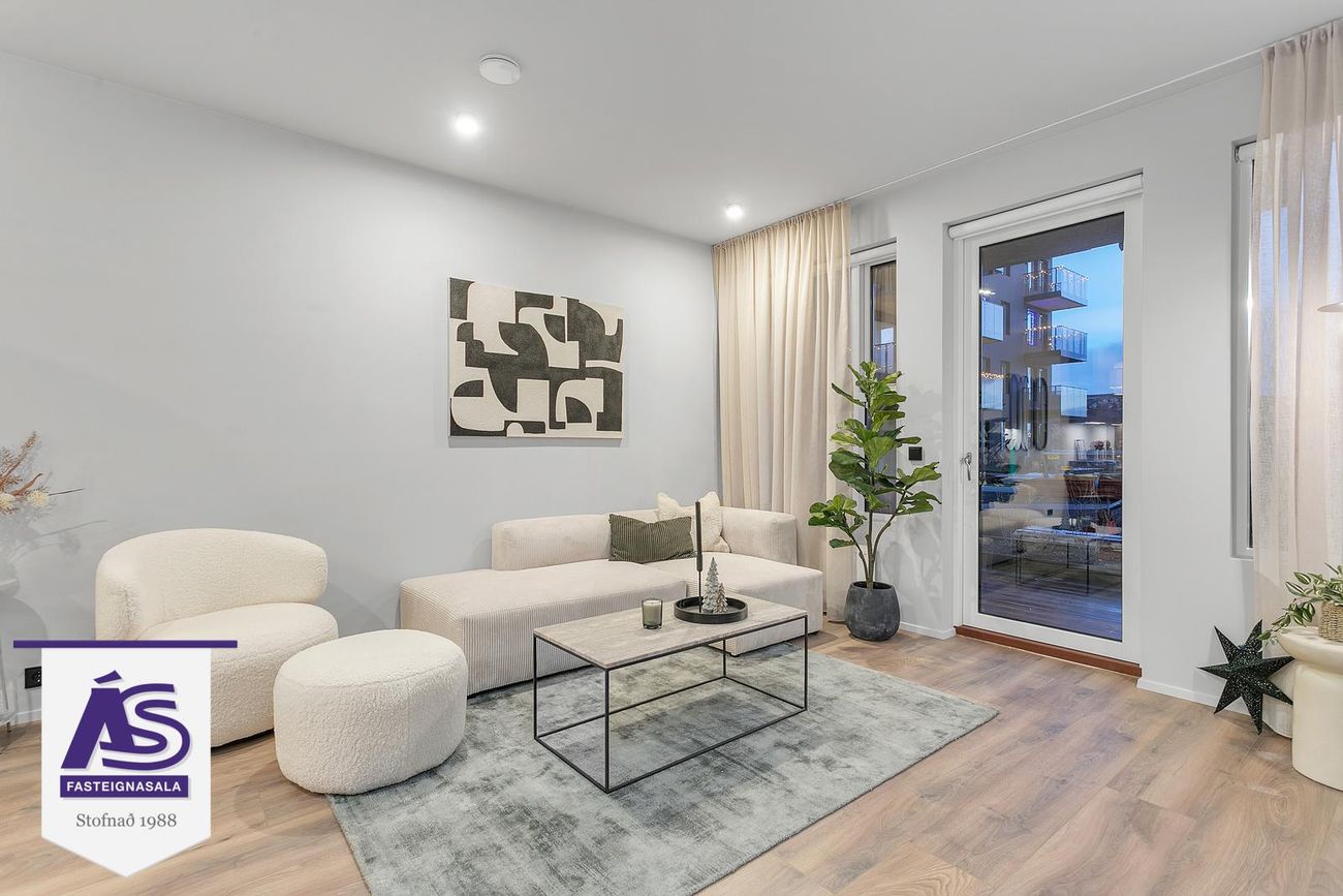 Áshamar 42 - 0102, 221 Hafnarfjörður