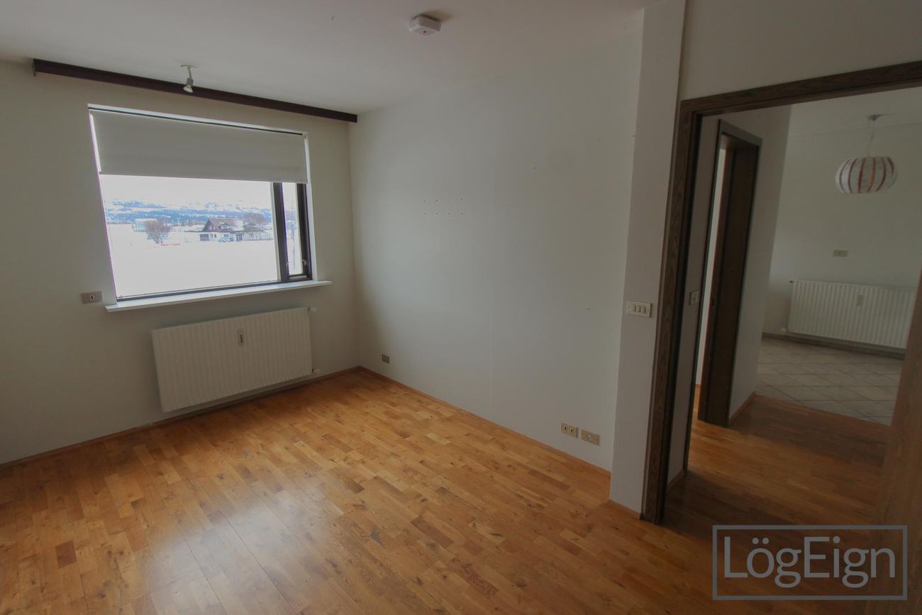 Smárahlíð 10, 603 Akureyri
