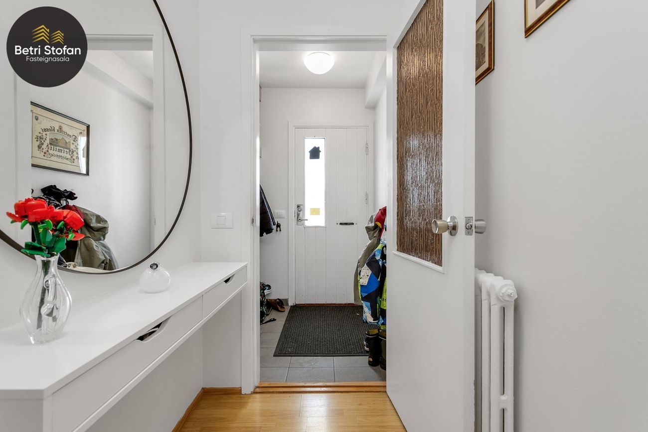 Hamrahlíð 37, 105 Reykjavík
