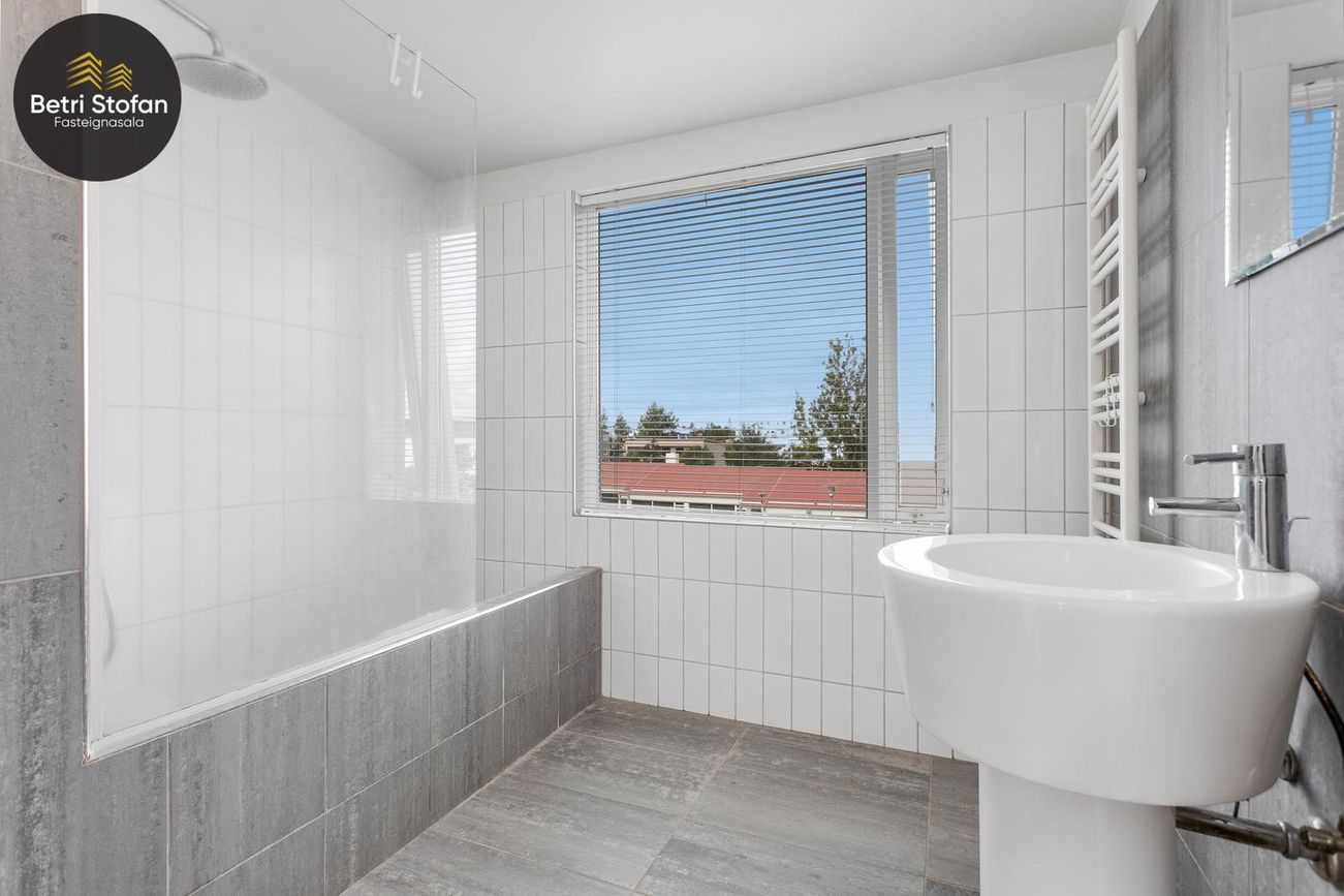 Hamrahlíð 37, 105 Reykjavík