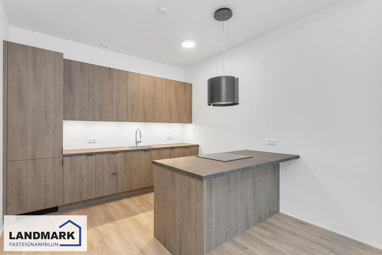 Brautarholt 4A, 105 Reykjavík