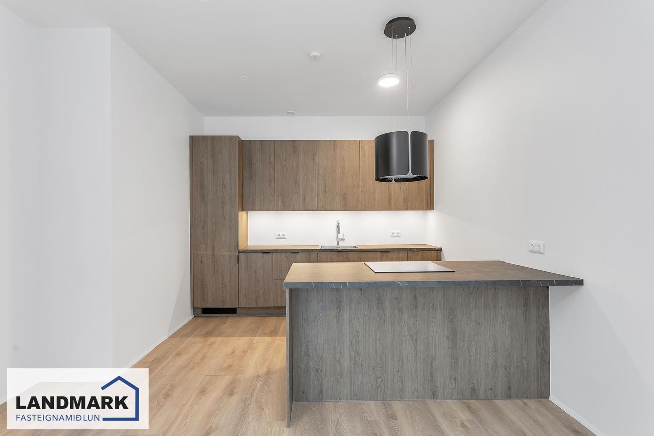 Brautarholt 4A, 105 Reykjavík