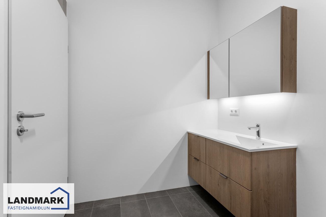 Brautarholt 4A, 105 Reykjavík