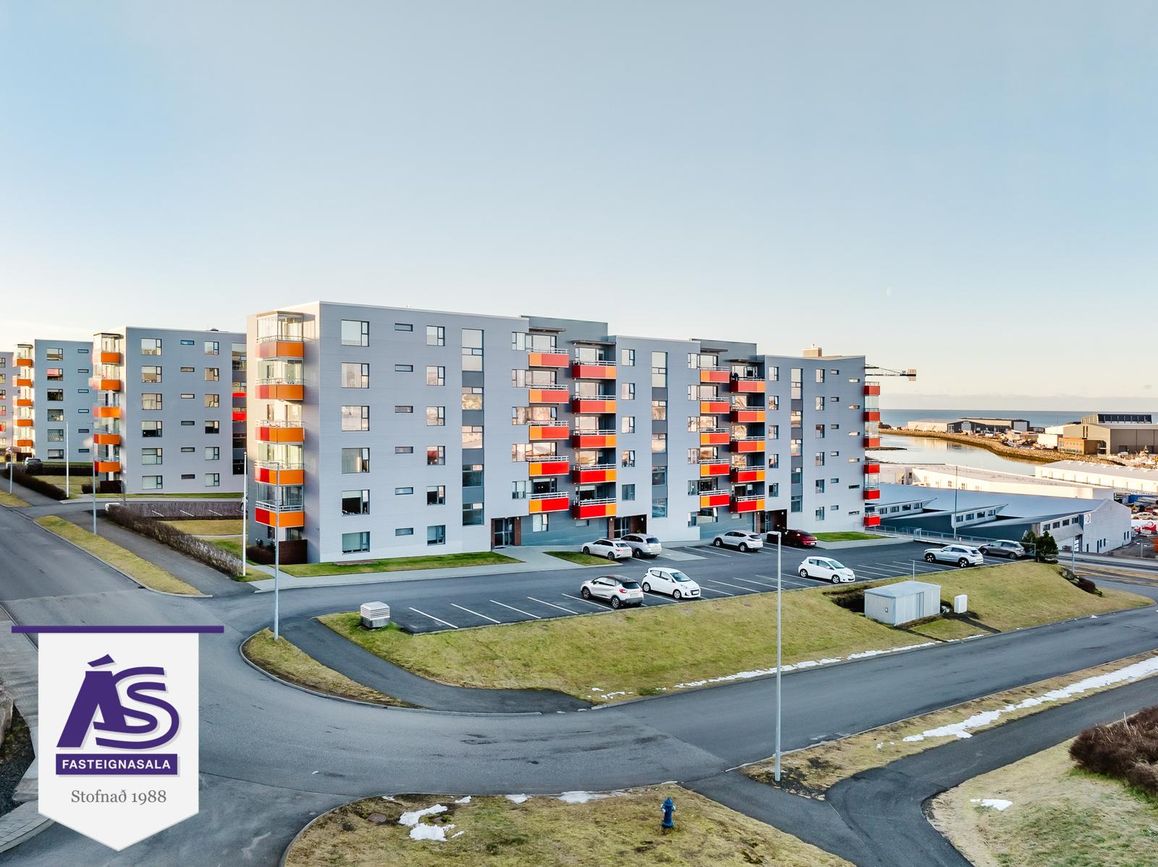 Skipalón 4 - 0102, 220 Hafnarfjörður