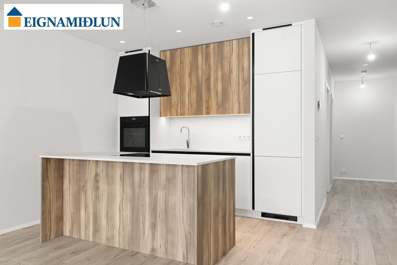 Skólatröð 8 - 0115, 200 Kópavogur