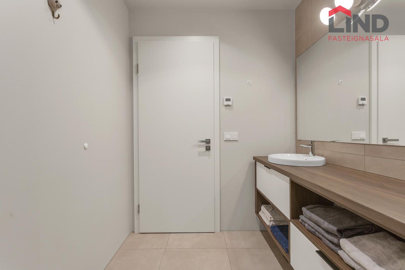 Grensásvegur 1D, 108 Reykjavík