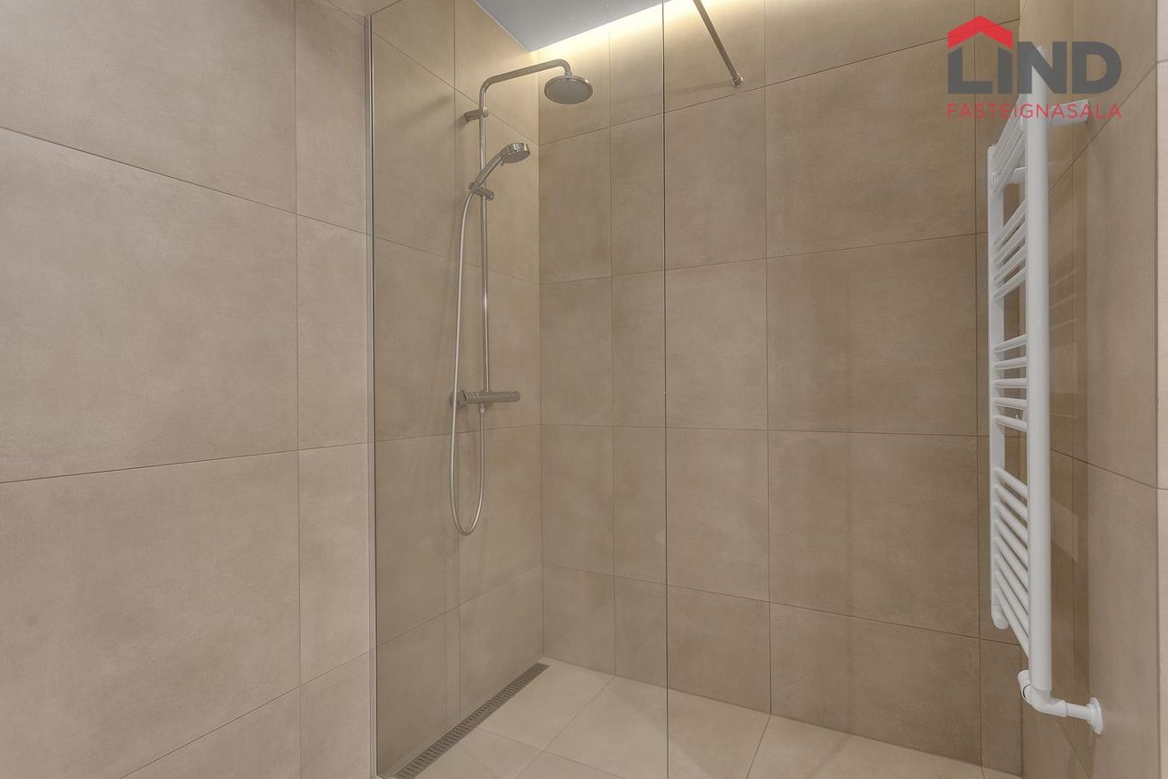 Grensásvegur 1D, 108 Reykjavík