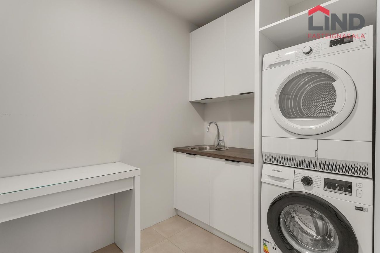 Grensásvegur 1D, 108 Reykjavík