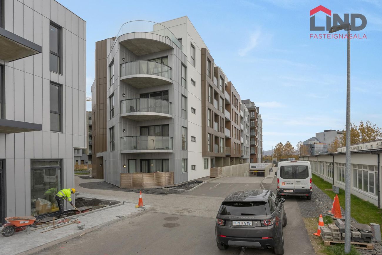 Grensásvegur 1D, 108 Reykjavík