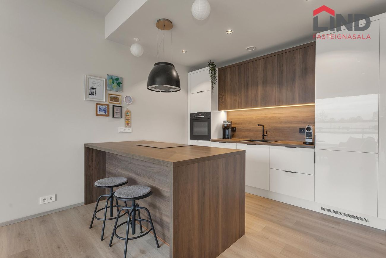 Grensásvegur 1D, 108 Reykjavík