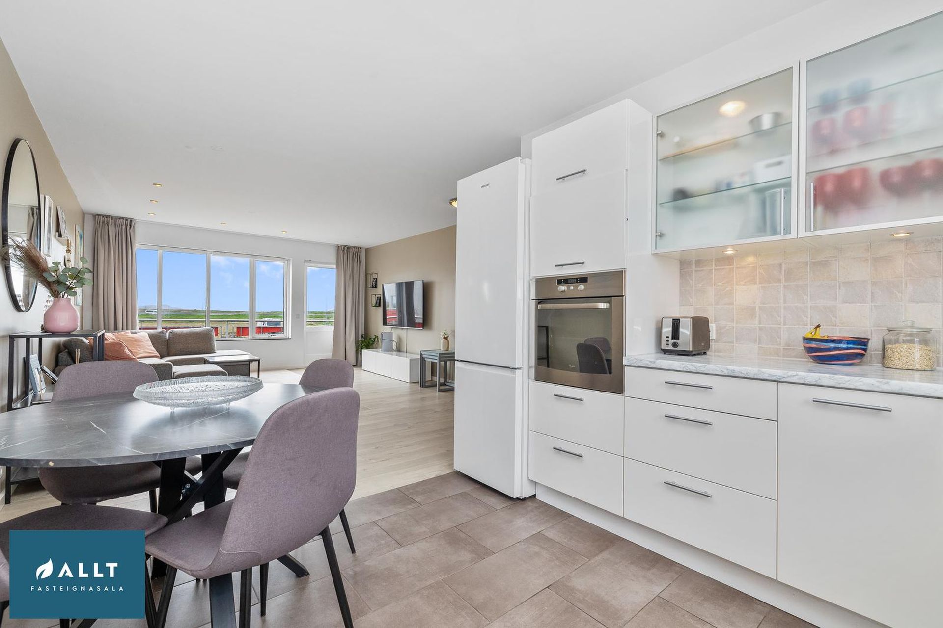 Tjarnabakki 10 - 0205, 260 Reykjanesbær