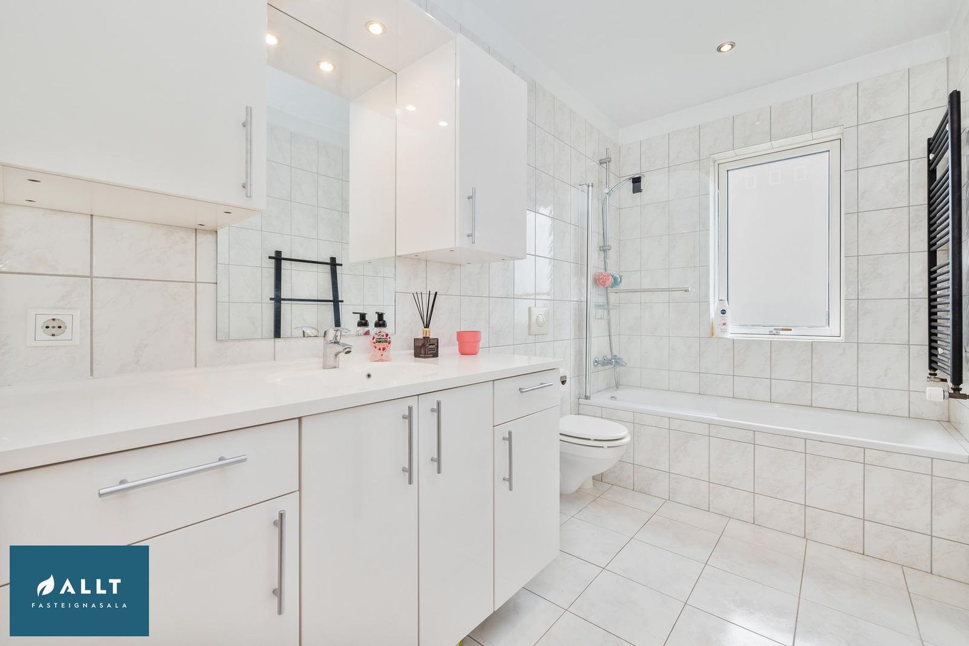 Tjarnabakki 10 - 0205, 260 Reykjanesbær