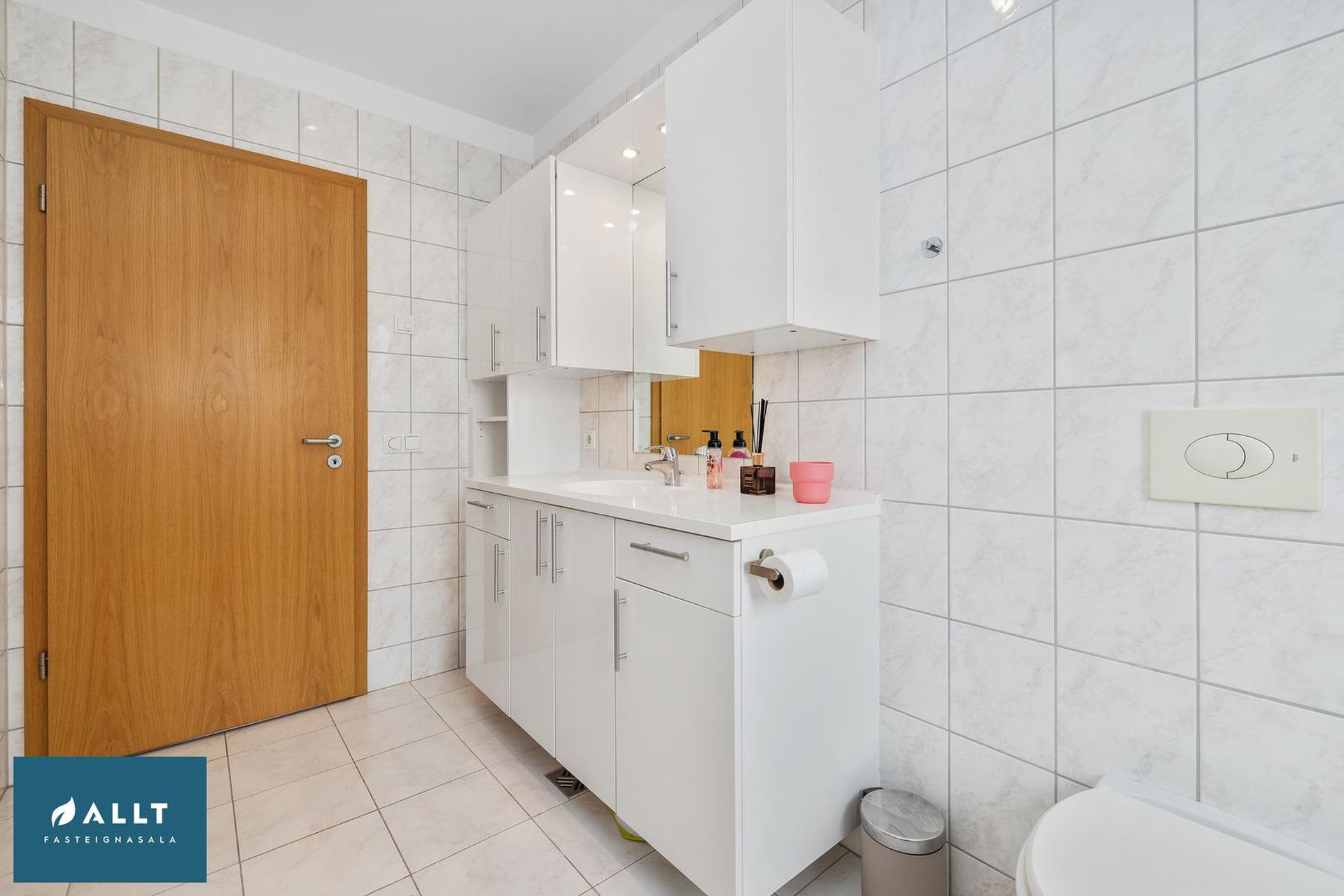 Tjarnabakki 10 - 0205, 260 Reykjanesbær