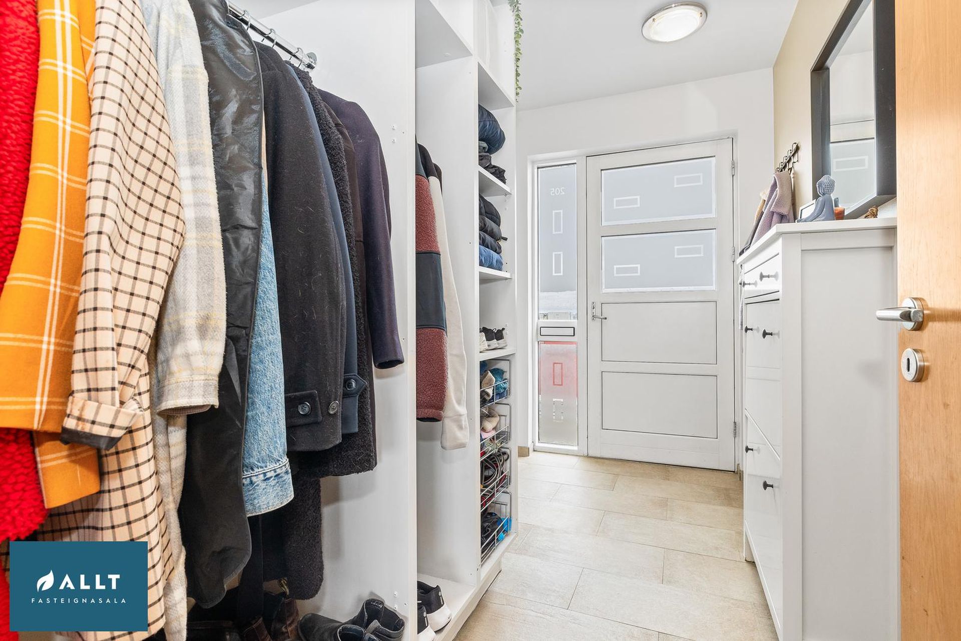 Tjarnabakki 10 - 0205, 260 Reykjanesbær