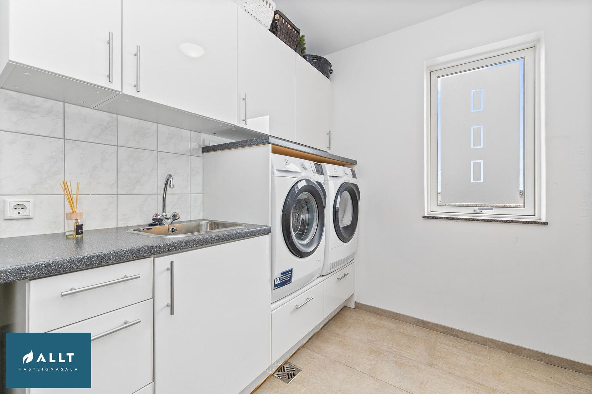 Tjarnabakki 10 - 0205, 260 Reykjanesbær