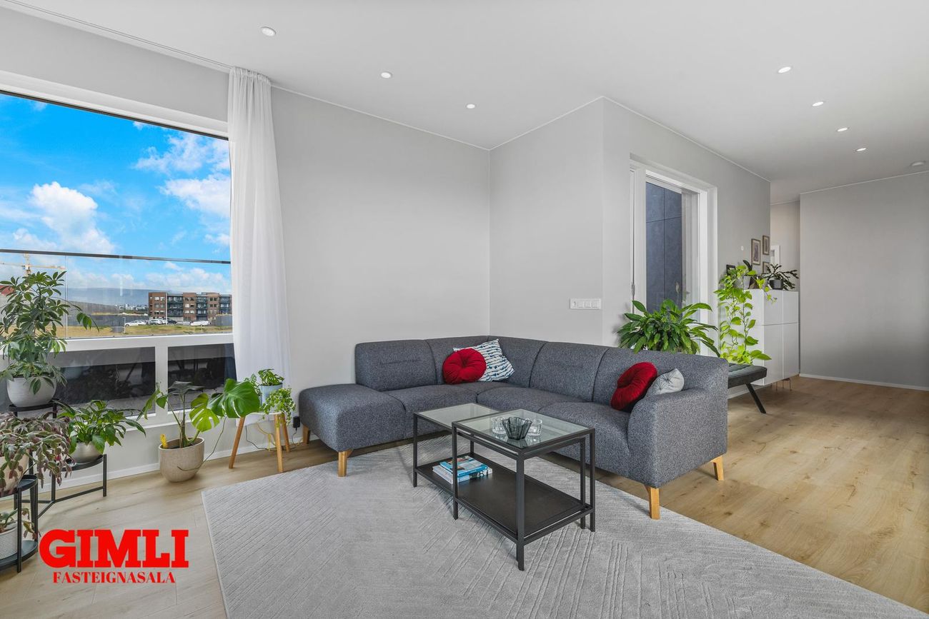 Holtsvegur 53 - 0502, 210 Garðabær