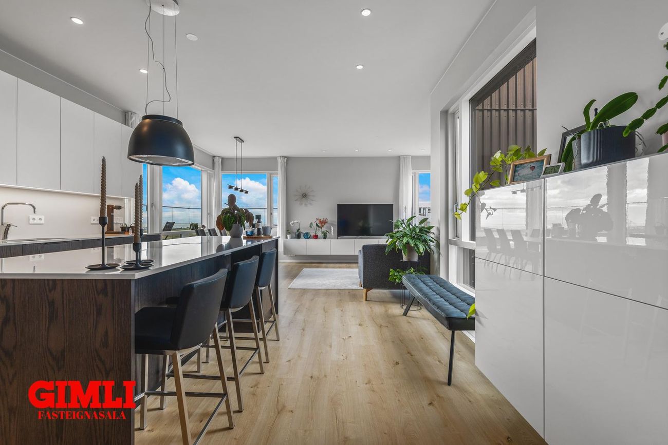 Holtsvegur 53 - 0502, 210 Garðabær