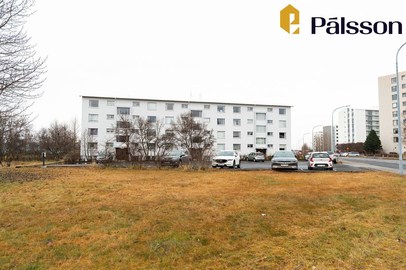 Gnoðarvogur 38, 104 Reykjavík