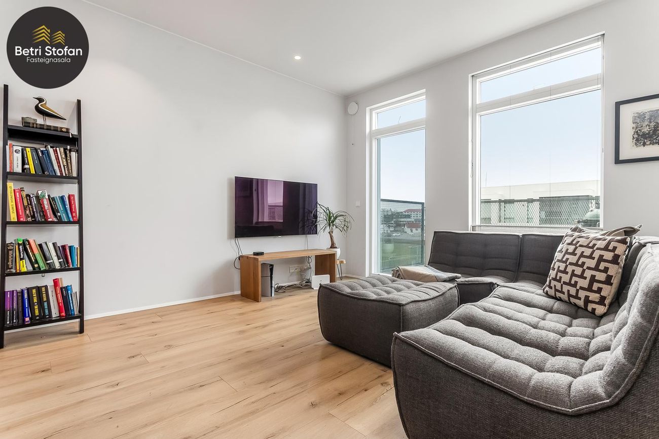 Valshlíð 16, 102 Reykjavík