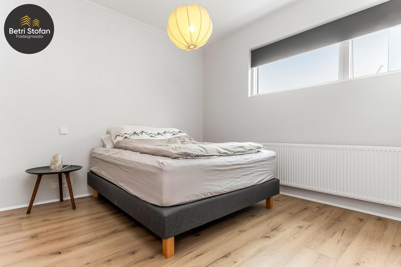 Valshlíð 16, 102 Reykjavík