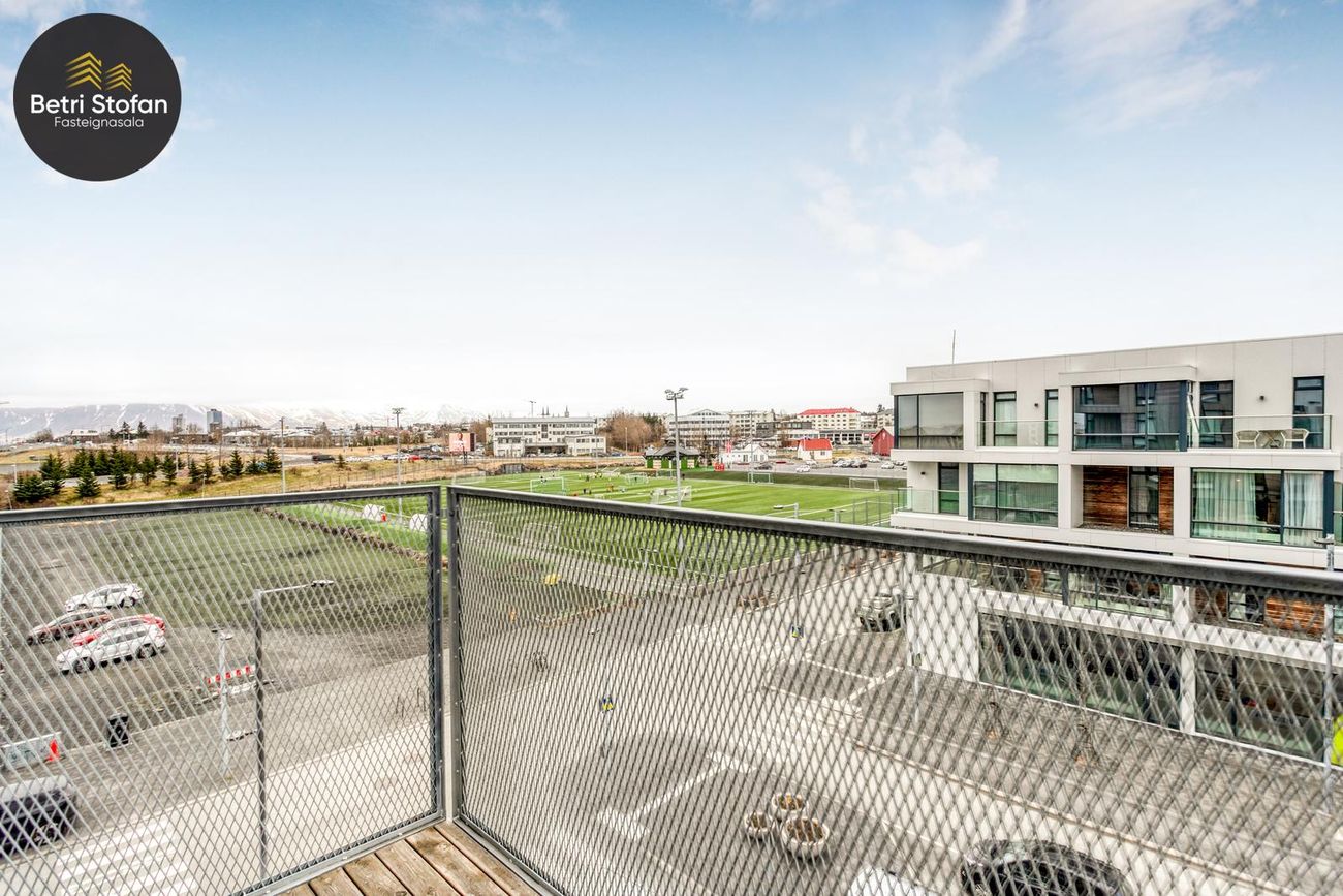 Valshlíð 16, 102 Reykjavík