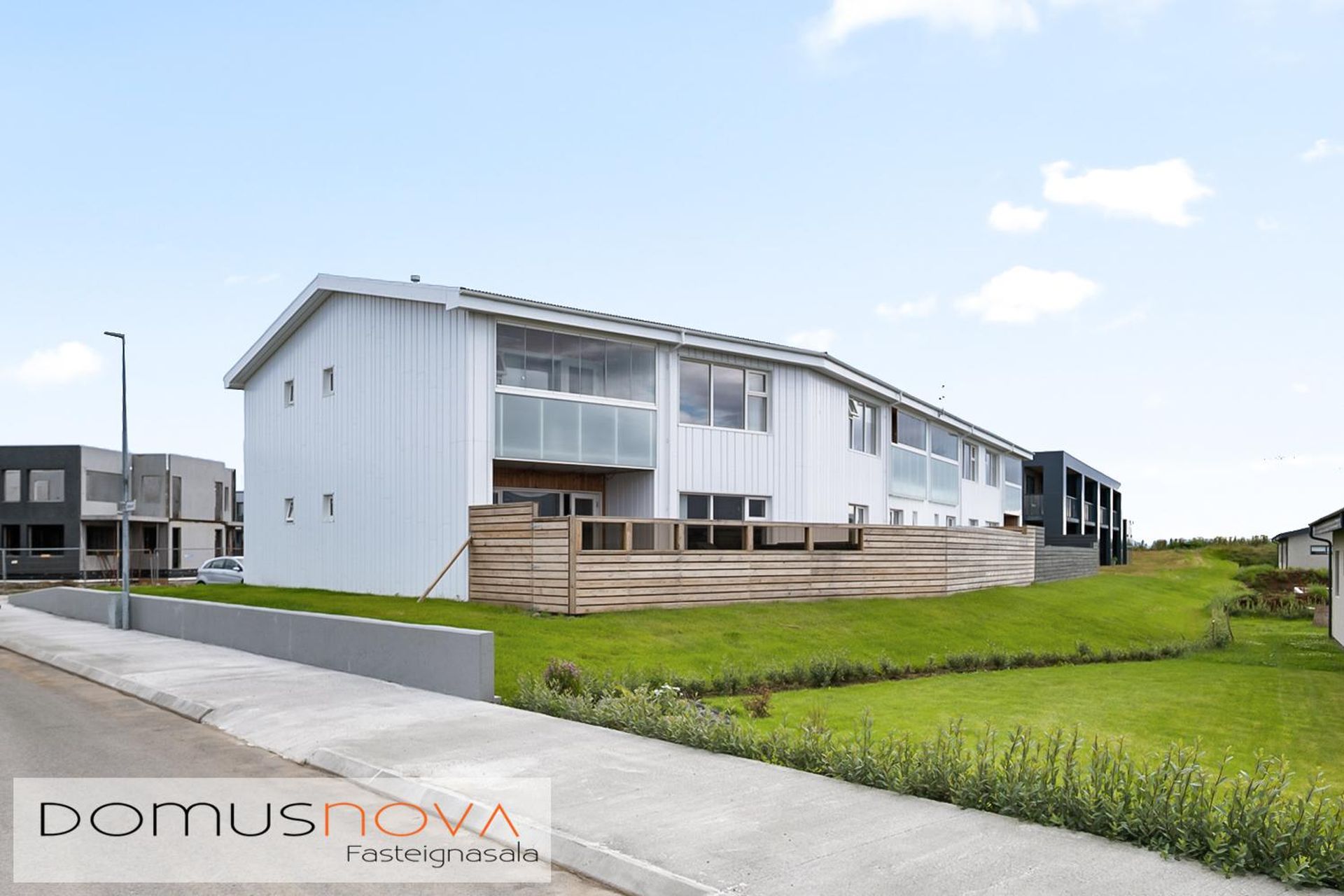 Krossvellir 2, 301 Hval