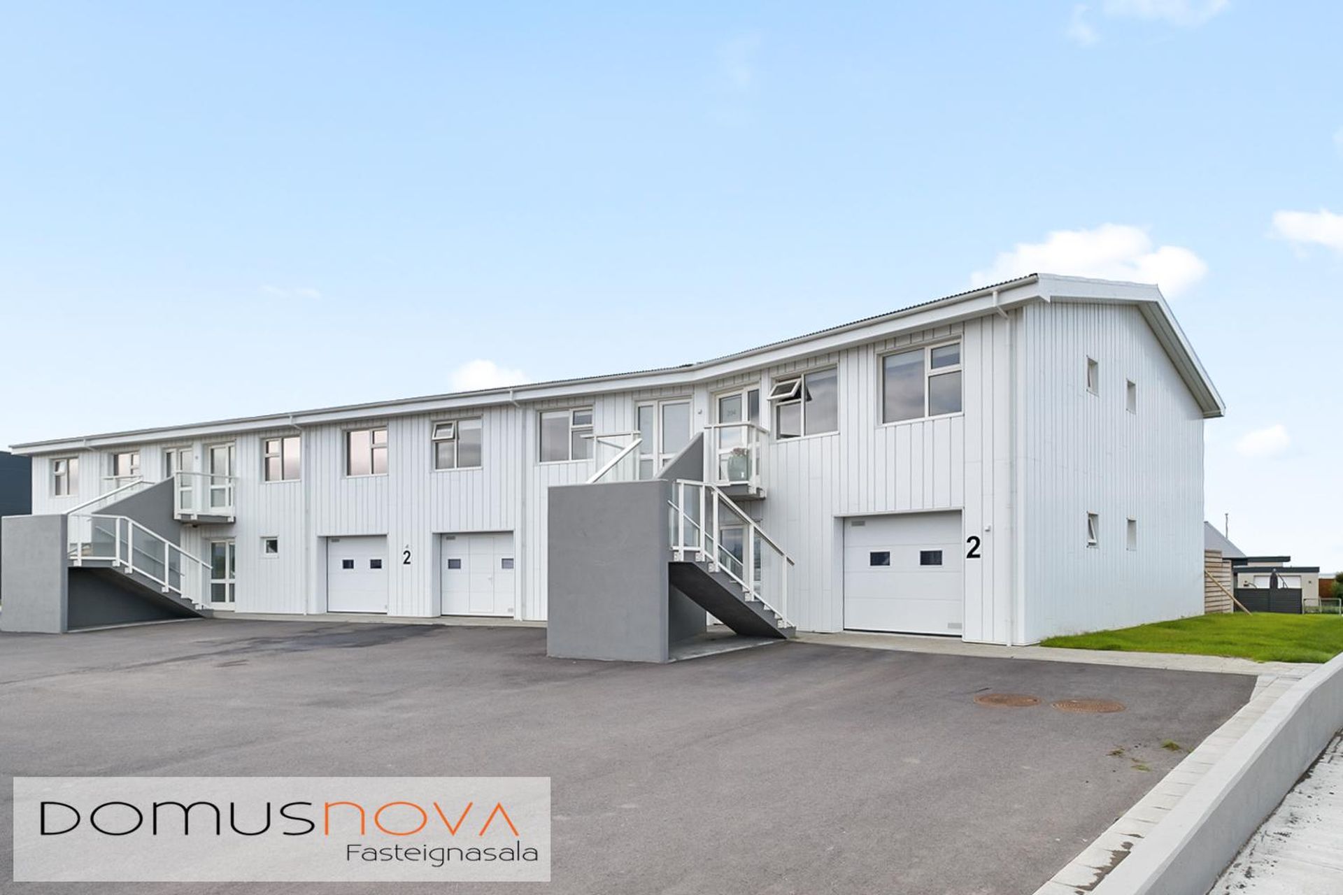 Krossvellir 2, 301 Hval