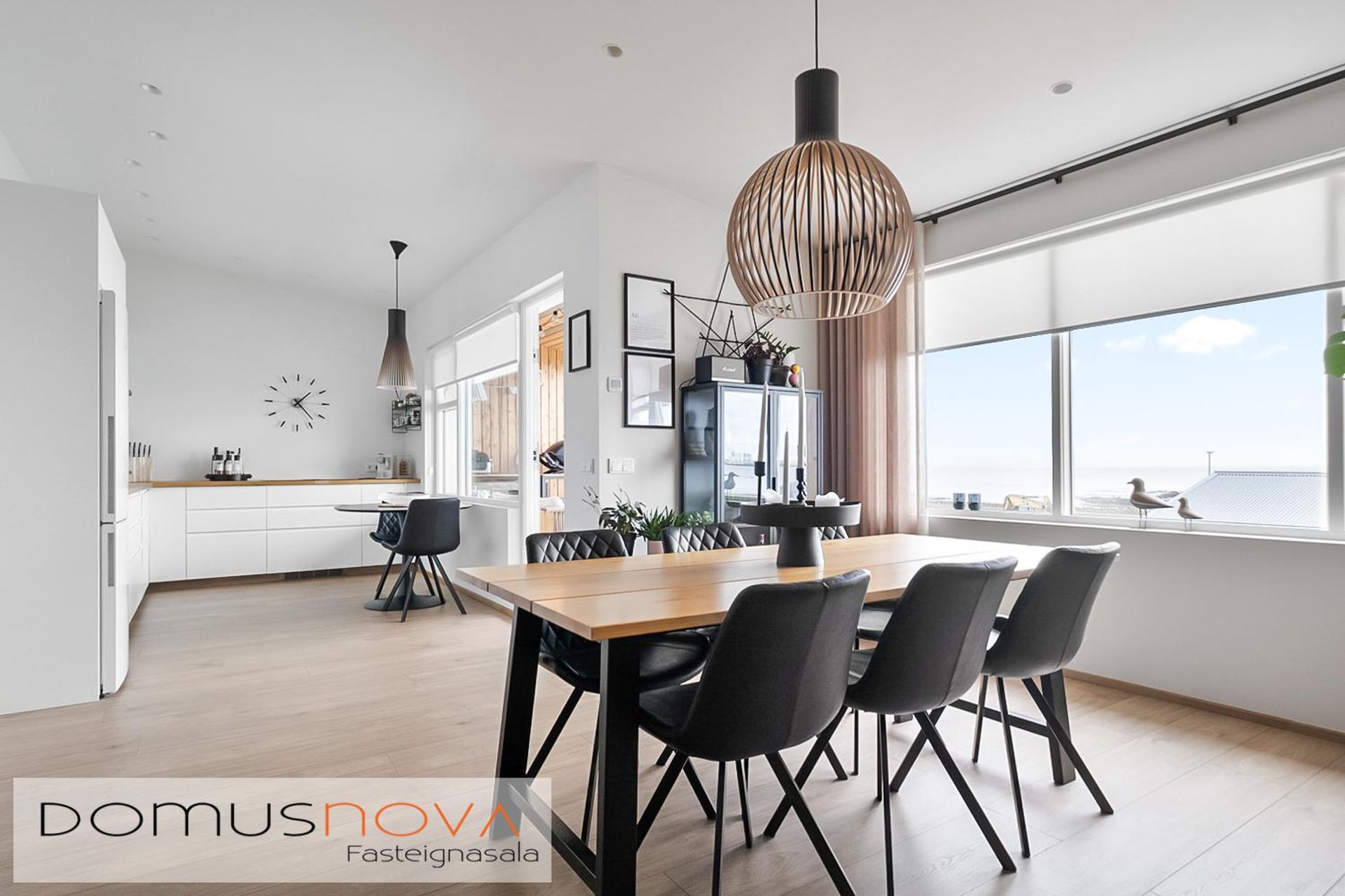 Krossvellir 2, 301 Hval