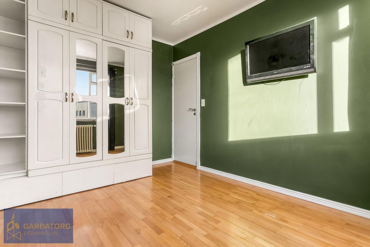 Hringbraut 107, 101 Reykjavík