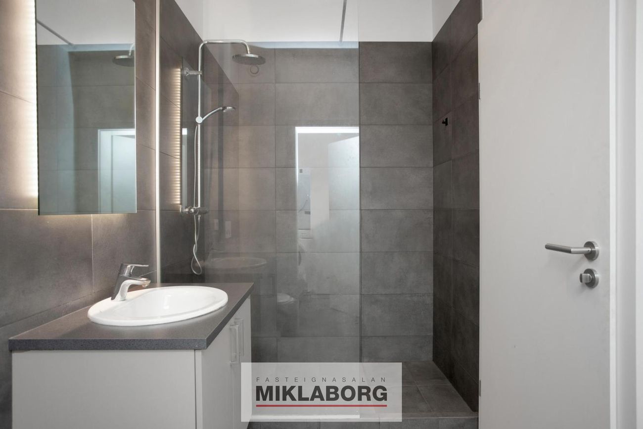 Hafnarbraut 11, 200 Kópavogur