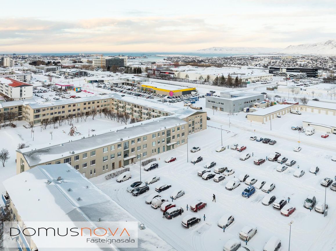 Hraunbær 122, 110 Reykjavík