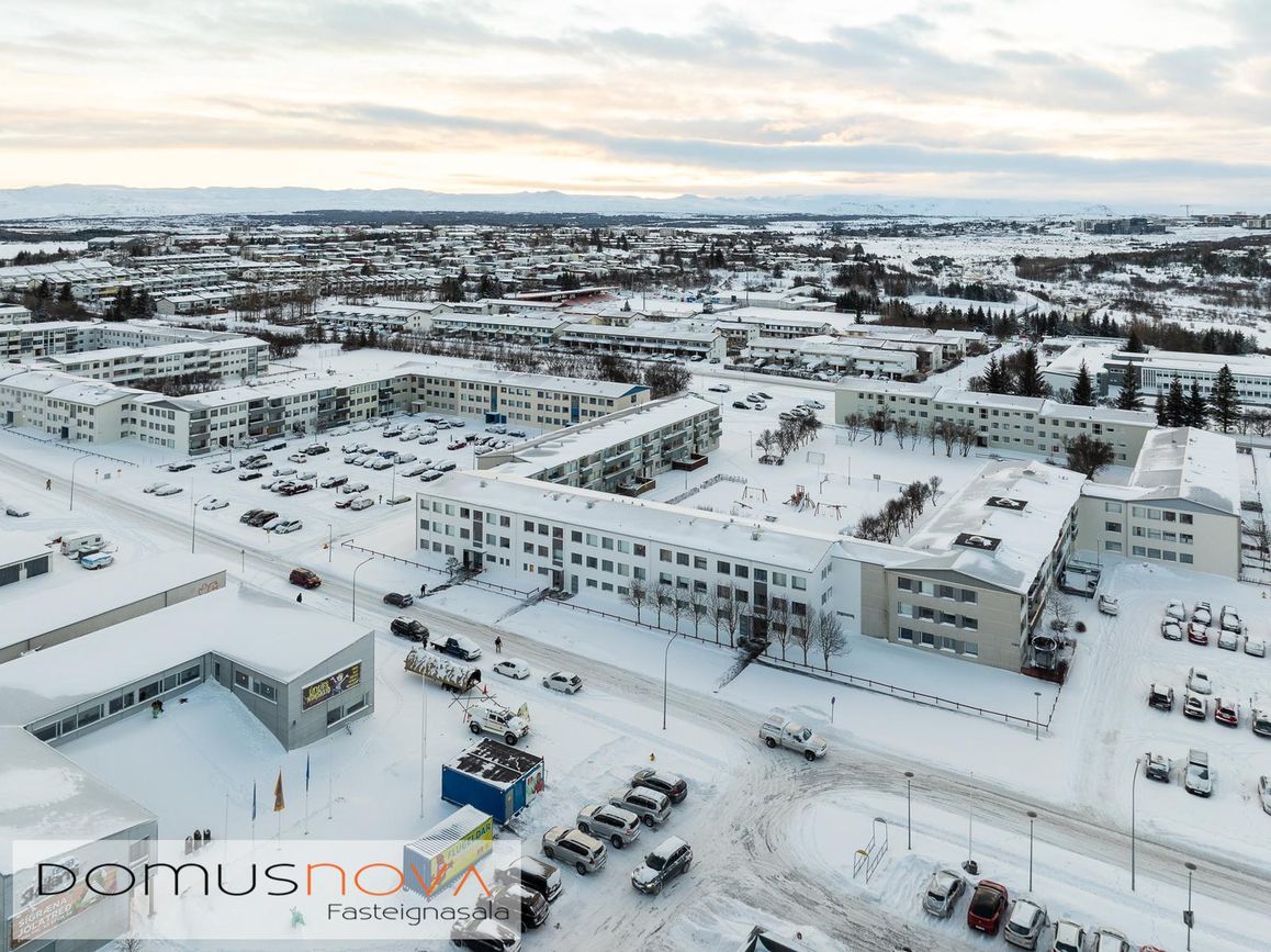 Hraunbær 122, 110 Reykjavík